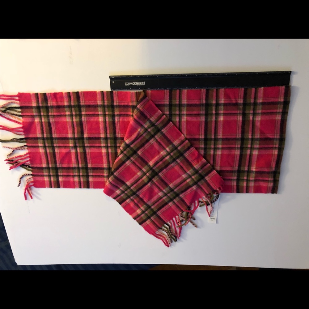 Marc Jacobs Cashmere scarf(s)